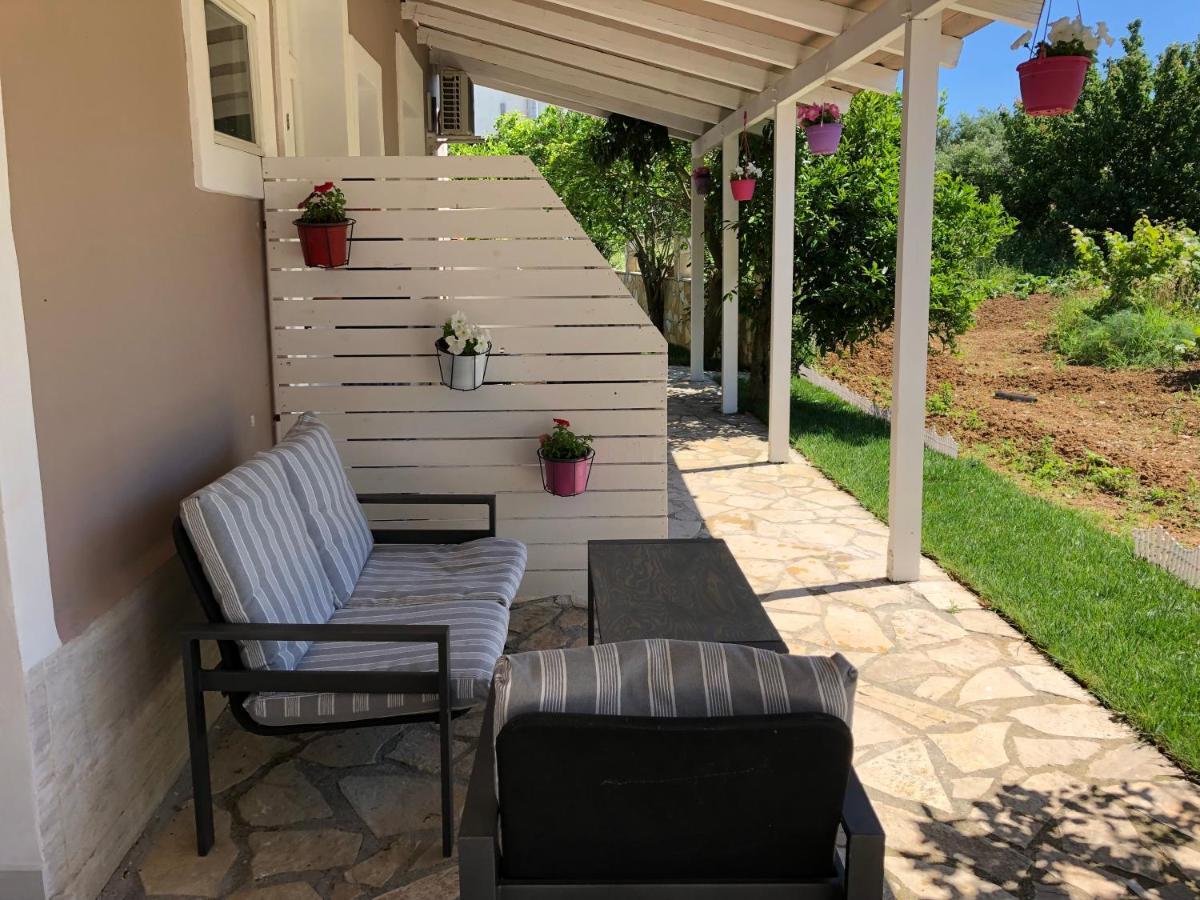 Petros Rooms & Apartments Lixouri Exterior foto
